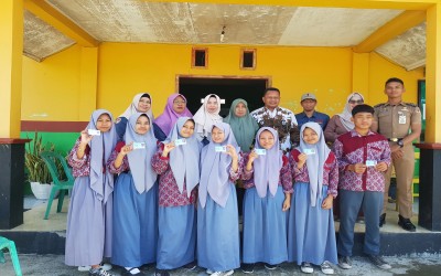 Pelayanan langsung perekaman KTP (El) bagi siswa/i SMA/SMK oleh Tim Dukcapil Kec. Masama